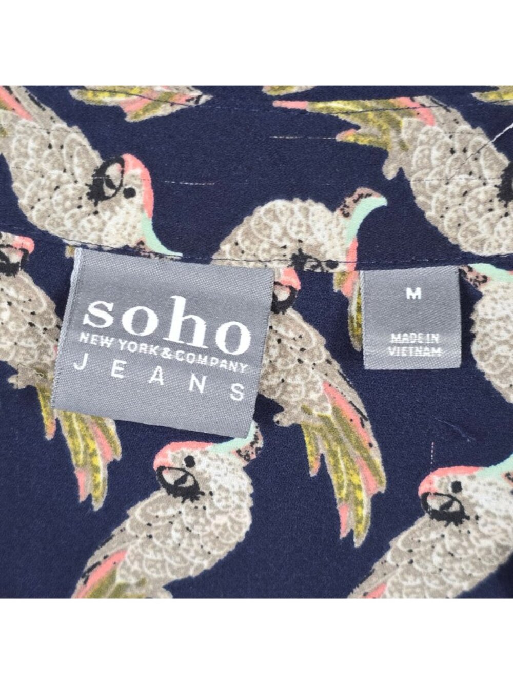 Soho New York & Company Shirt M Birds Parrot Button-Up Navy Long Sleeve - Picture 2 of 6